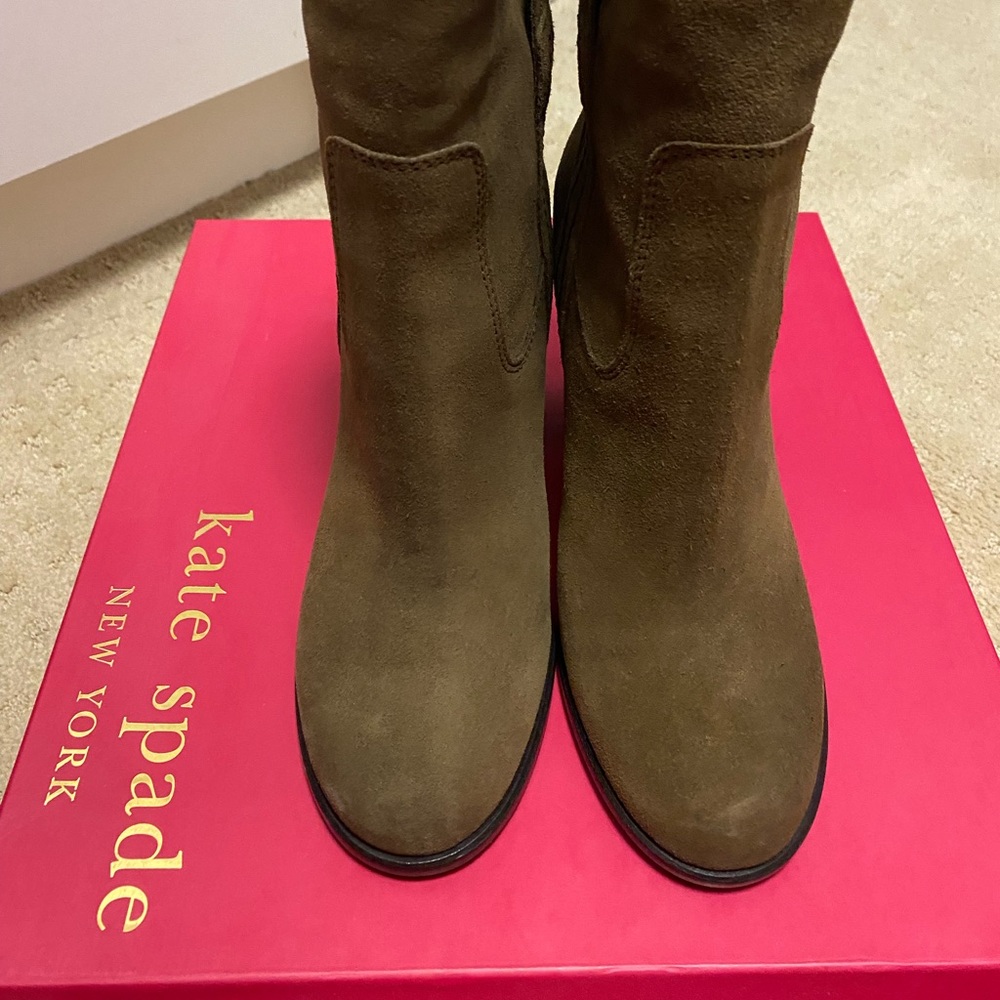 New in box Kate Spade light Brown Suede Boots size 5.5